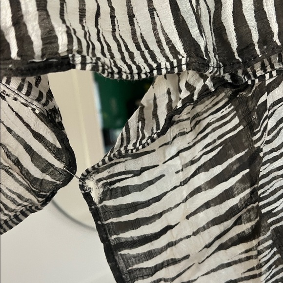 Maelu beach kimono tunic wrap cover up *has damage* - Picture 3 of 7